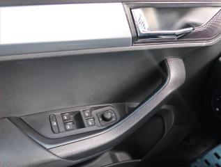 Škoda Karoq (2019) Ambition 1.6 TDI, Navi - náhled 15