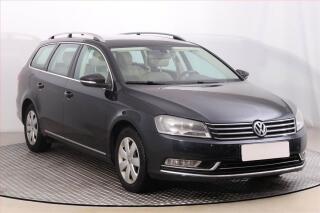 Volkswagen Passat 2.0 TDI, Navi, Park.�senzory