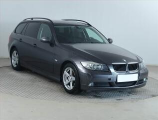 BMW 318 i, nov� STK, jezd� v�born�