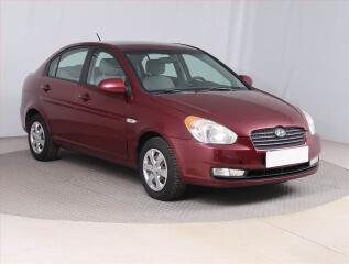 Hyundai Accent 1.4i, nov� STK, obl�ben� v�z