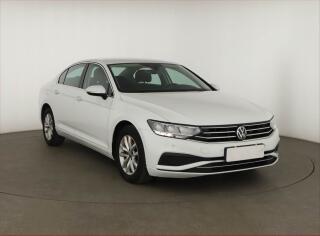 Volkswagen Passat 1.5 TSI, �R,1.maj, Tempomat