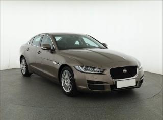 Jaguar XE E-Performance, Automat