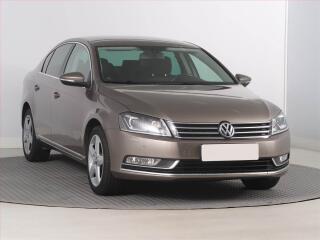 Volkswagen Passat 2.0 TDI, Xenony, Tempomat