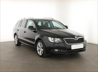 �koda Superb Style 1.6 TDI, K��e, Navi