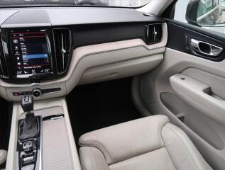 Volvo XC60 (2017) D5 AWD, ČR, DPH, 4X4 - náhled 8