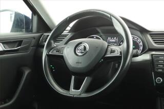 Volvo XC60 (2017) D5 AWD, ČR, DPH, 4X4 - náhled 10