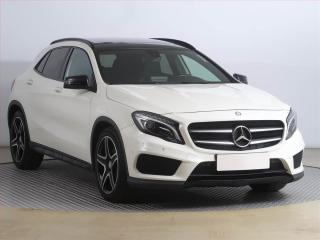 Mercedes-Benz GLA AMG line 220 d 4MATIC, R