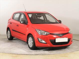 Hyundai i20 1.2, nov� STK, obl�ben� v�z
