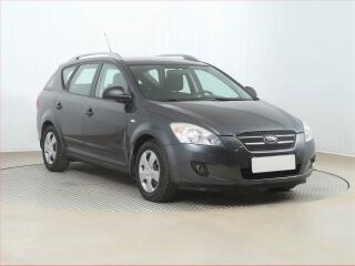 Kia Ceed 1.4 CVVT, Ta�n�, jezd� v�born�