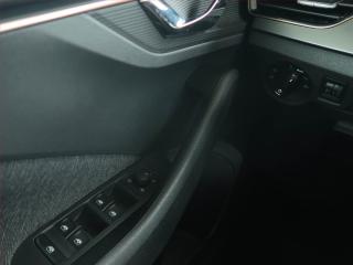 Volvo XC90 (2017) D5 AWD, ČR, 4x4, 7 míst - náhled 16