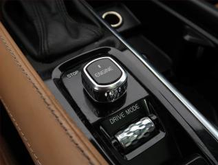 Volvo XC90 (2017) D5 AWD, ČR, 4x4, 7 míst - náhled 18
