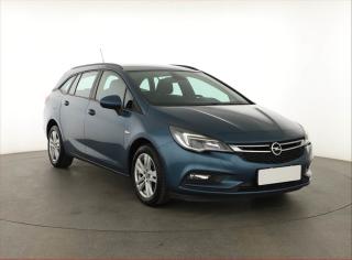 Hyundai i30 1.6 CRDi, Serv.kniha, Tempomat