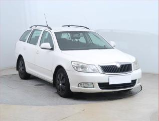 koda Octavia 1.6 TDI, nov STK, rezervace