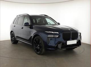 BMW X7 xDrive40i, 7M�st, Vzduch, 360�