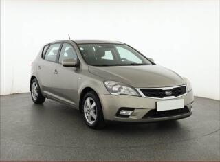 Kia Ceed 1.4 CVVT, po STK, rezervace