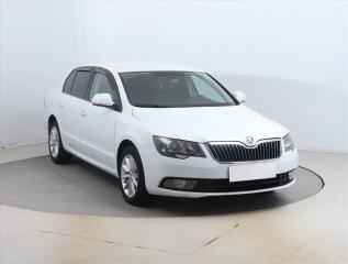 �koda Superb Comfort 2.0 TDI, Xenony