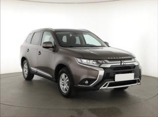 Mitsubishi Outlander Intense 2.0, Nov v r