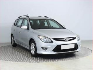 Hyundai i30 1.6 CRDi, nov� STK, Klima