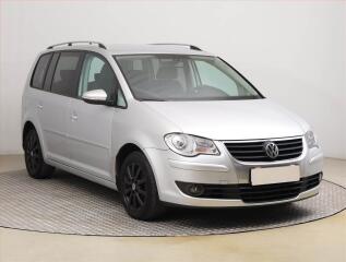 Volkswagen Touran 2.0 TDI, 7�m�st, nov� STK