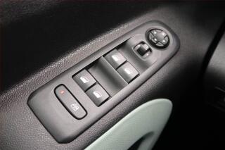 Toyota Yaris (2009) 1.0 VVT-i, po STK - náhled 14