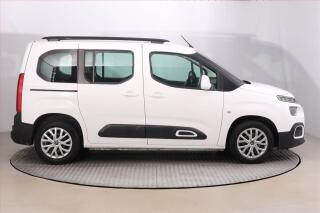 Toyota Yaris (2009) 1.0 VVT-i, po STK - náhled 6