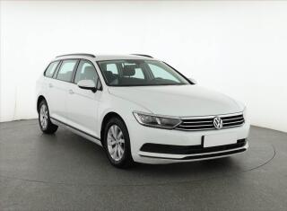 Volkswagen Passat 2.0 TDI, Serv.kniha, Navi