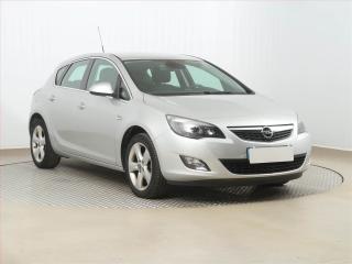 Opel Astra 1.4 T, R,1.maj, Serv.kniha