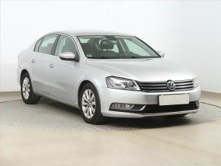 Volkswagen Passat 2.0 TDI, Xenony, Tempomat