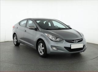 Hyundai Elantra 1.6, Serv.kniha, Park.senzory
