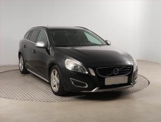 Volvo V60 D5 2.4, Xenony, Tempomat