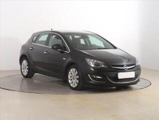 Opel Astra 1.4 T, Xenony, Tempomat