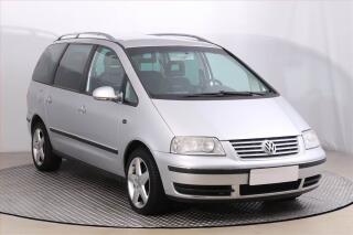 Volkswagen Sharan 2.0 TDI, 7�m�st, po STK, Klima