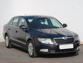 �koda Superb Elegance 2.0 TDI, Navi, Xenony