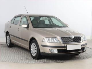 �koda Octavia Ambiente 1.6, nov� STK
