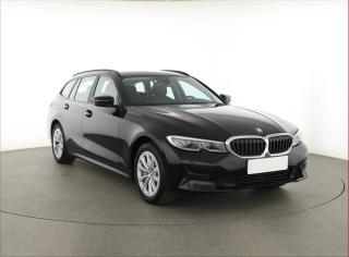 BMW 330 e xDrive, 4X4,AUTOMAT,NAVI