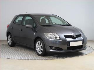 Toyota Auris 2.2 D-CAT, rezervace