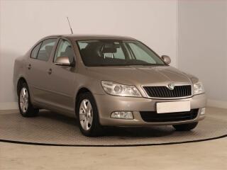�koda Octavia 1.6 TDI, Serv.kniha, Tempomat