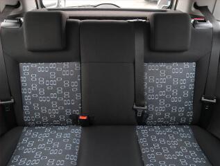 Hyundai i30 (2010) 1.4 CVVT, nová STK, Klima - náhled 10