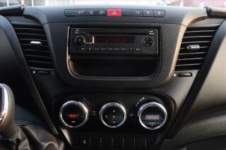 Hyundai i30 (2010) 1.4 CVVT, nová STK, Klima - náhled 12