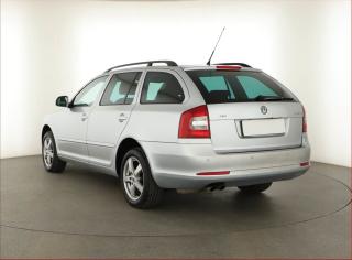 Škoda Octavia (2010) Elegance 2.0 TDI, 4X4, Xenony - náhled 4
