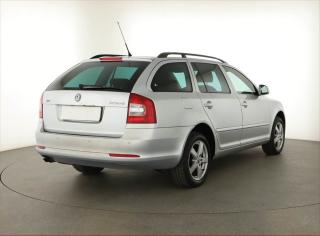 Škoda Octavia (2010) Elegance 2.0 TDI, 4X4, Xenony - náhled 5