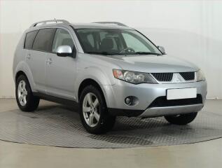 Mitsubishi Outlander Intense 2.2 DI-D, 4X4, 7�m�st