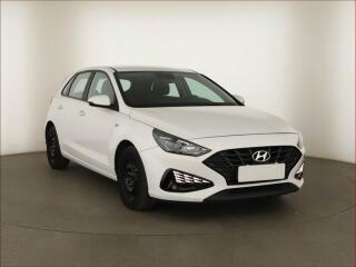 Hyundai i30 1.5 DPI, �R,1.maj, Serv.kniha
