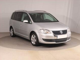 Volkswagen Touran 1.9 TDI, 7�m�st, po STK, Ta�n�