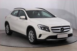 Mercedes-Benz GLA 200 CDI, Ke, Navi