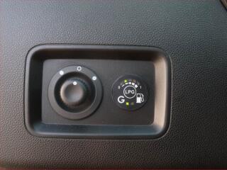 Mercedes-Benz GLA (2014) 200 CDI, Kůže, Navi - náhled 17