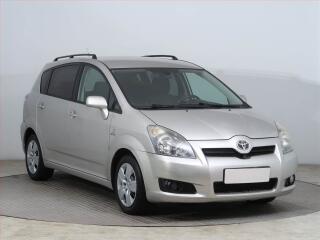 Toyota Corolla Verso 2.2 D-4D, 7�m�st, nov� STK