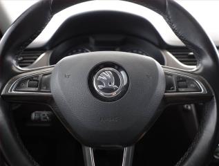 Škoda Octavia (2016) Scout 2.0 TDI, 4X4, Automat - náhled 16