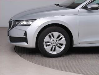 Škoda Octavia (2024) Top Selection 1.5 TSI mHEV - náhled 15