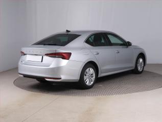 Škoda Octavia (2024) Top Selection 1.5 TSI mHEV - náhled 5